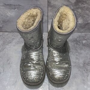 5Y big kids or size 6 women silver sequin Australia Uggs Ugg warm winter boots